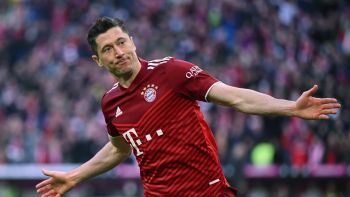 Szara eminencja Bayernu Monachium wstrzymuje negocjacje z Barceloną ws. transferu Roberta Lewandowskiego